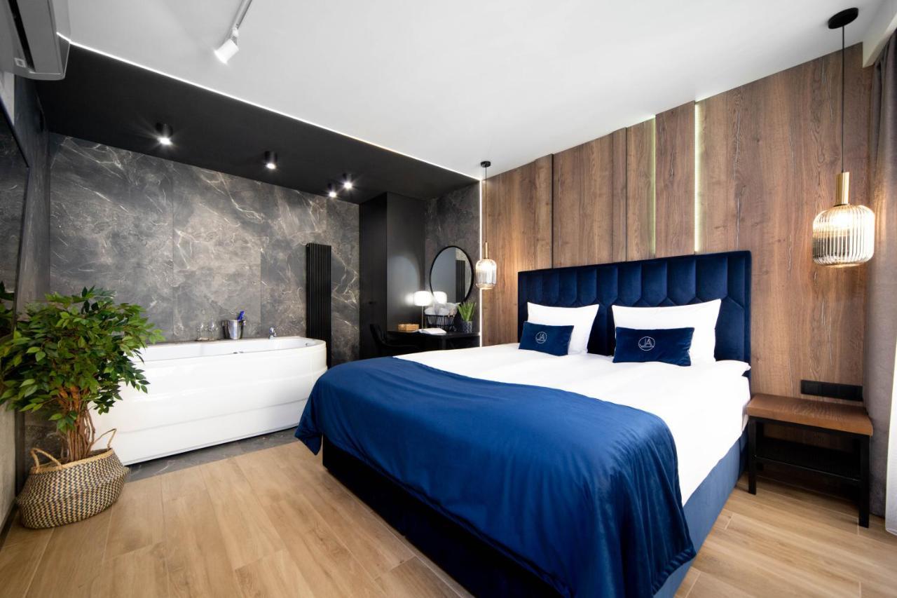 Jacuzzi Apartment Main Square Krakow Ngoại thất bức ảnh