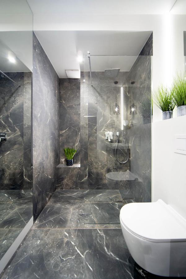 Jacuzzi Apartment Main Square Krakow Ngoại thất bức ảnh