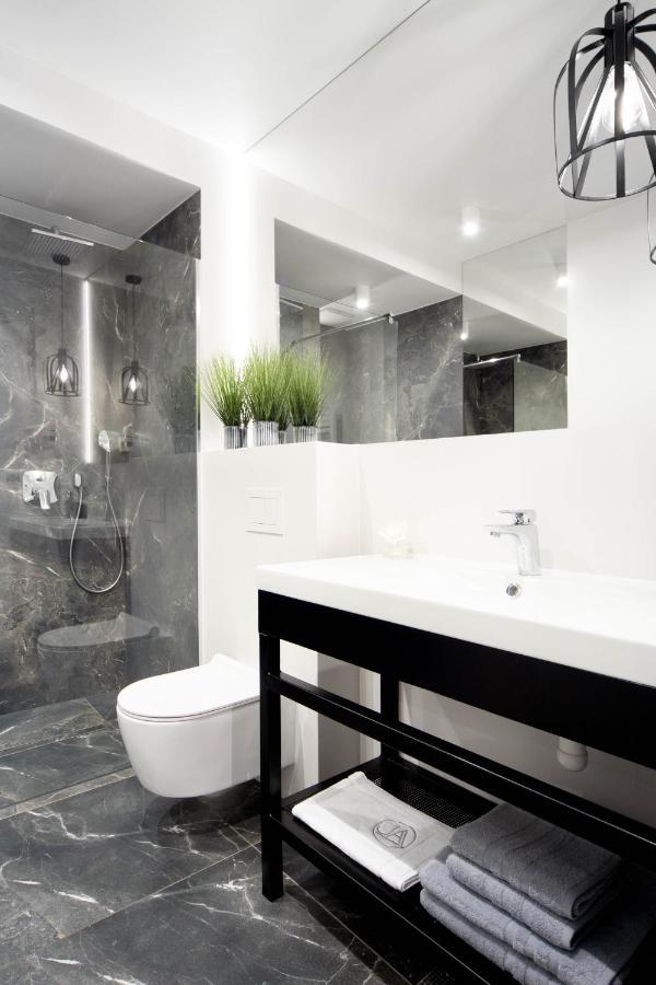 Jacuzzi Apartment Main Square Krakow Ngoại thất bức ảnh