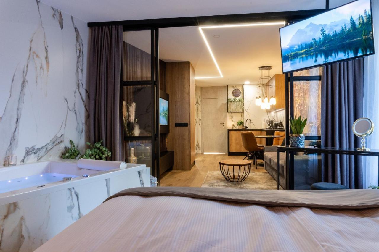Jacuzzi Apartment Main Square Krakow Ngoại thất bức ảnh