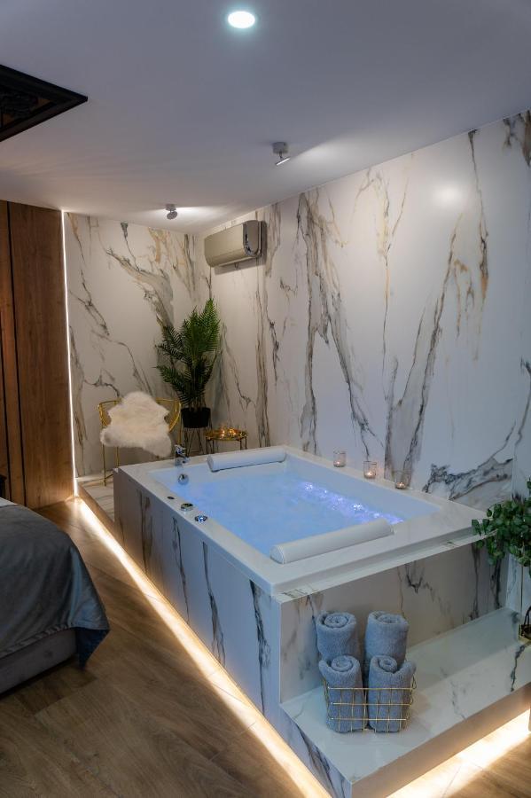 Jacuzzi Apartment Main Square Krakow Ngoại thất bức ảnh