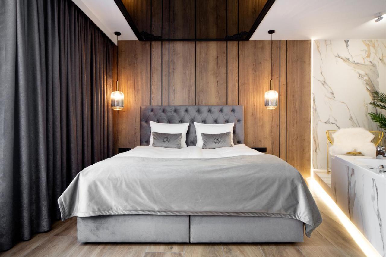 Jacuzzi Apartment Main Square Krakow Ngoại thất bức ảnh