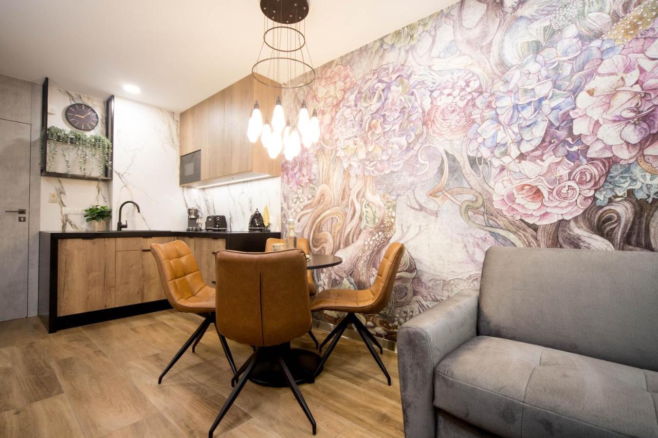 Jacuzzi Apartment Main Square Krakow Ngoại thất bức ảnh